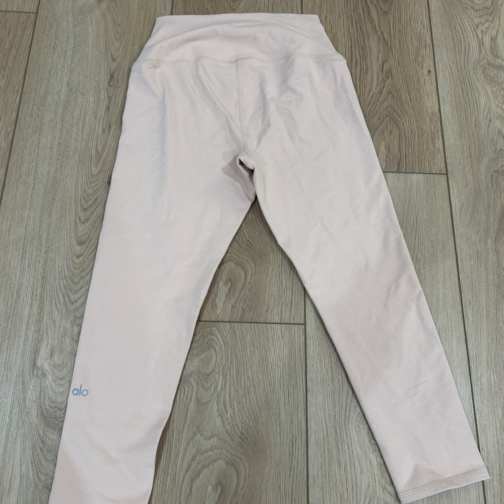 Women’s ALO Yoga High-Waist Airbush Leggings - Picture 3 of 5